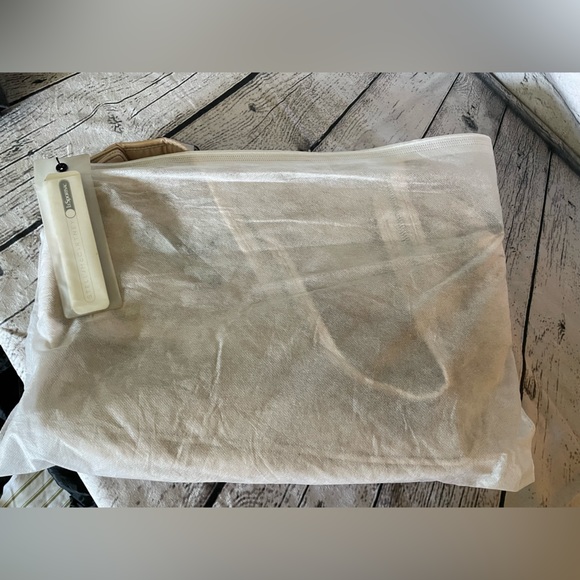 Stella McCartney LeSportsac NWT blush snap in pouch dust bag - Picture 10 of 10